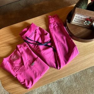 FIGS set: Zamora scrub pant + Catarina Scrub top in electric orchid